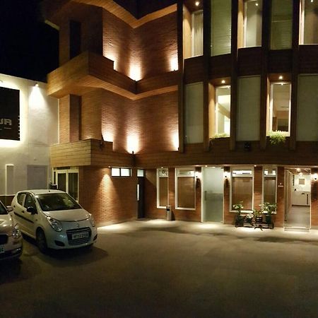 Mayur Hotel Bar And Restaurant ชิมลา ภายนอก รูปภาพ