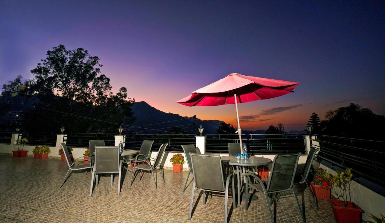 Mayur Hotel Bar And Restaurant ชิมลา ภายนอก รูปภาพ
