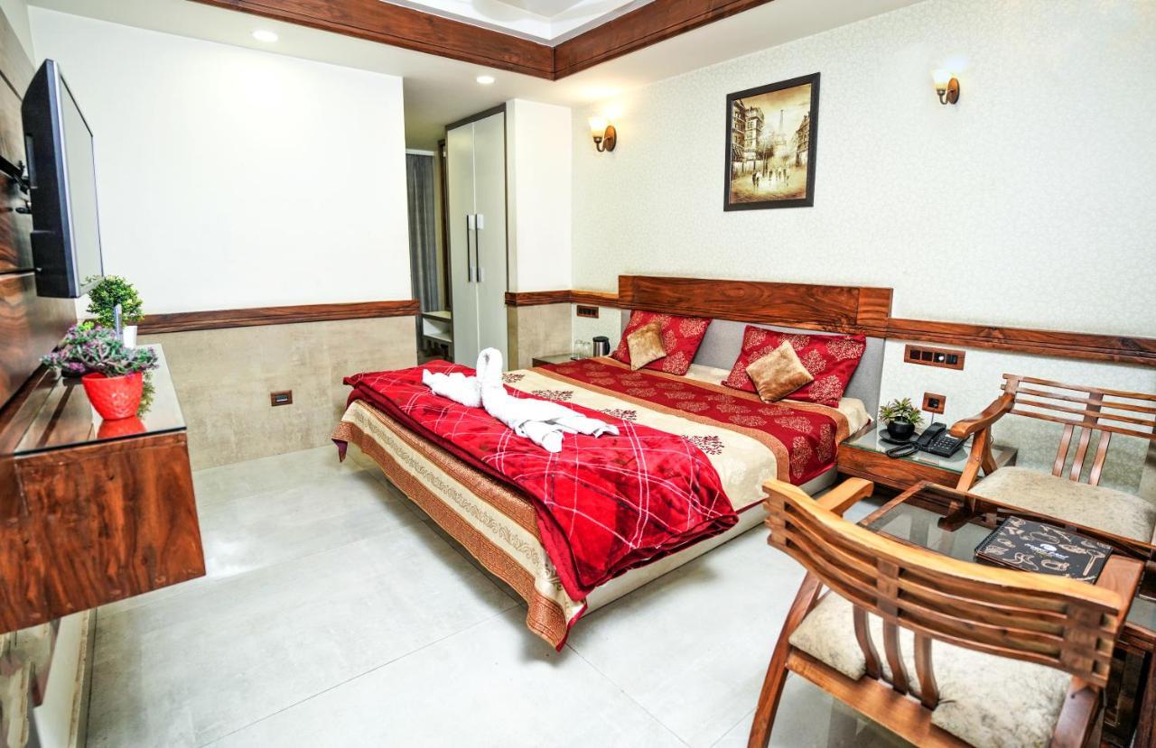Mayur Hotel Bar And Restaurant ชิมลา ภายนอก รูปภาพ
