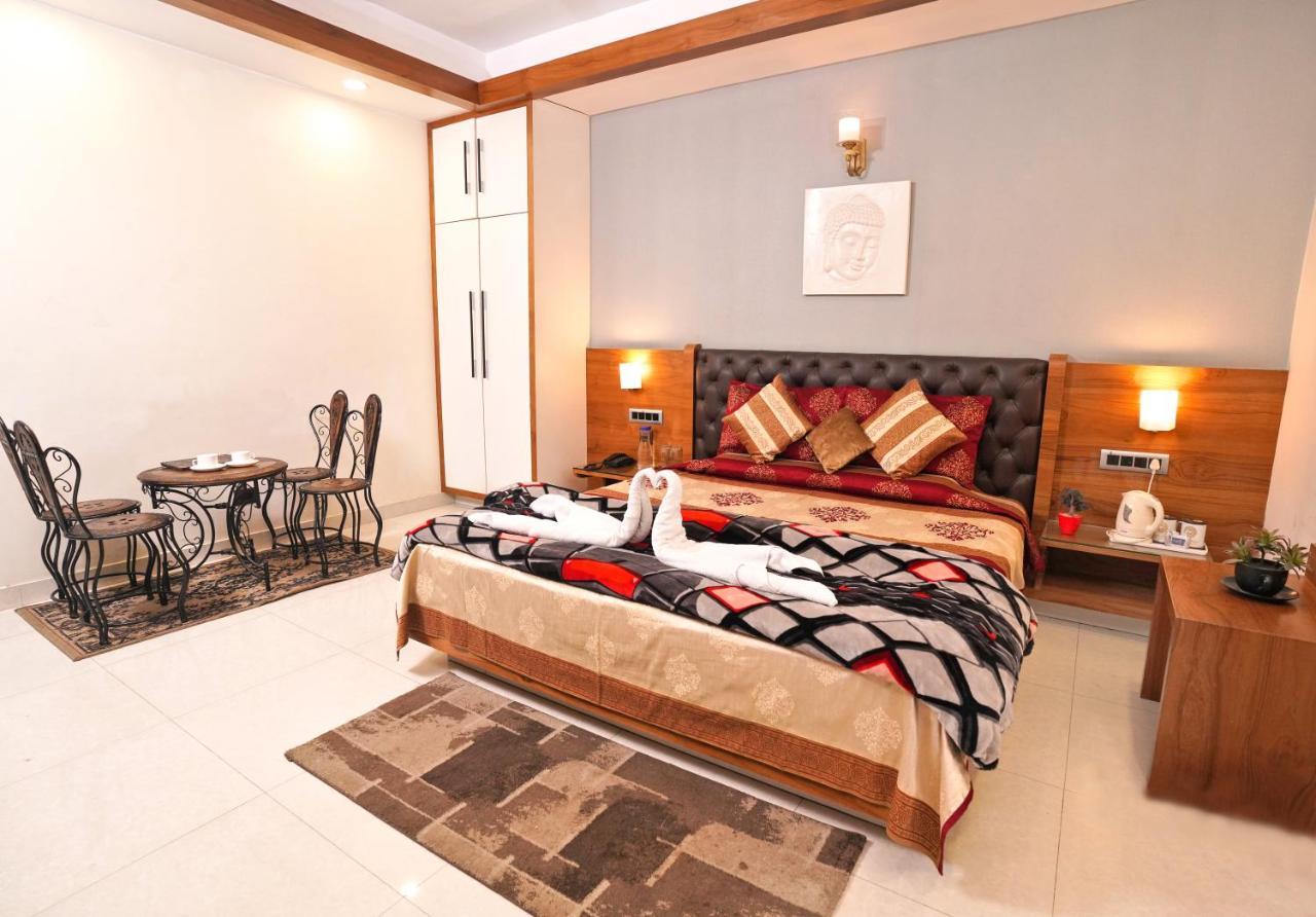 Mayur Hotel Bar And Restaurant ชิมลา ภายนอก รูปภาพ