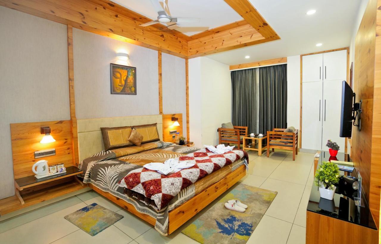 Mayur Hotel Bar And Restaurant ชิมลา ภายนอก รูปภาพ