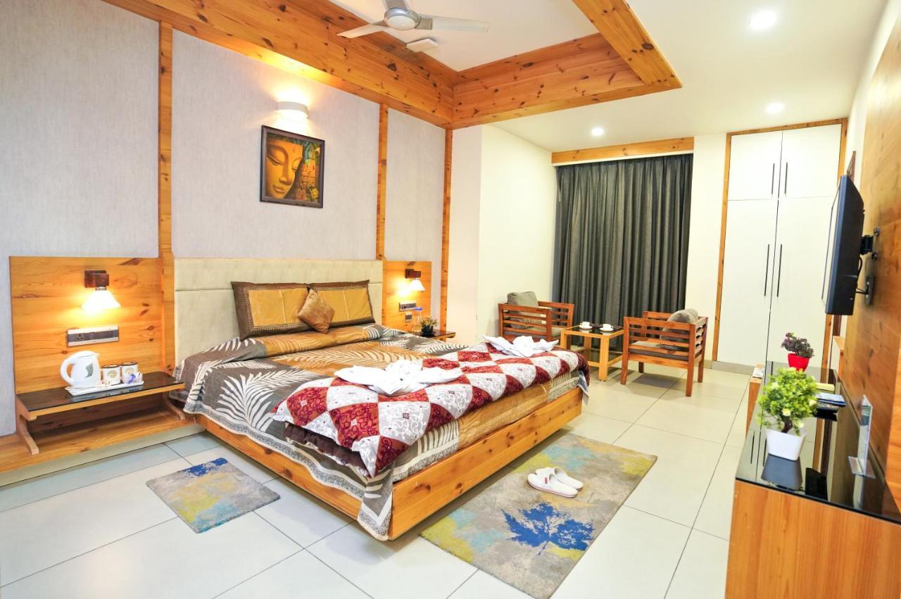 Mayur Hotel Bar And Restaurant ชิมลา ภายนอก รูปภาพ