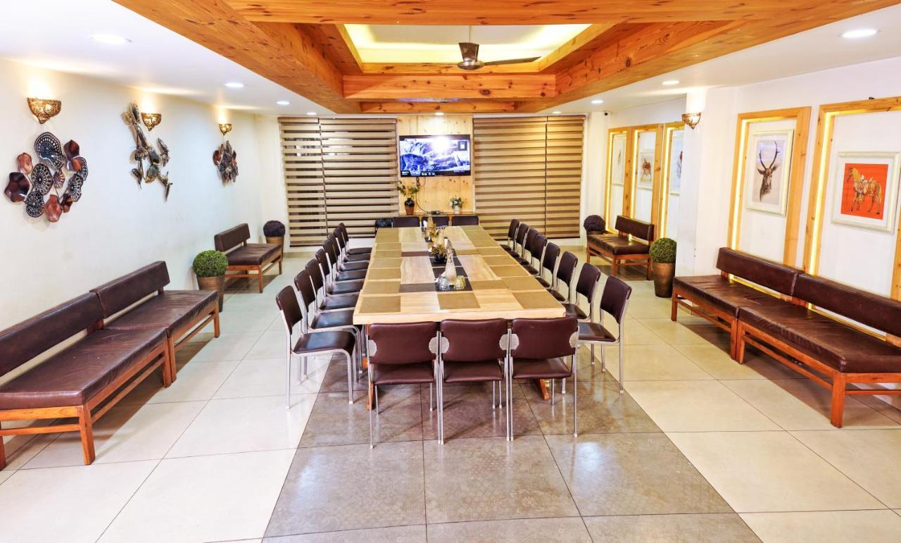 Mayur Hotel Bar And Restaurant ชิมลา ภายนอก รูปภาพ